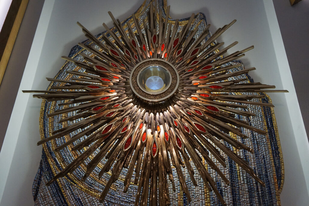 ways to find beauty- details of the monstrance