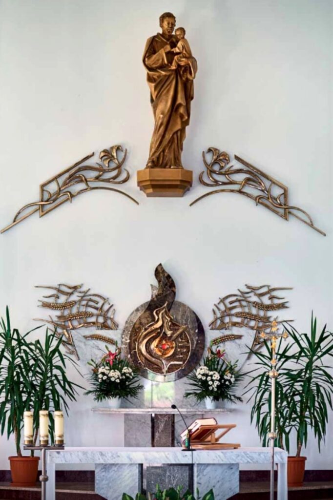 Wola Rusinowska, Poland.
The sculpture od St. Joseph patron saint of craftsmen.