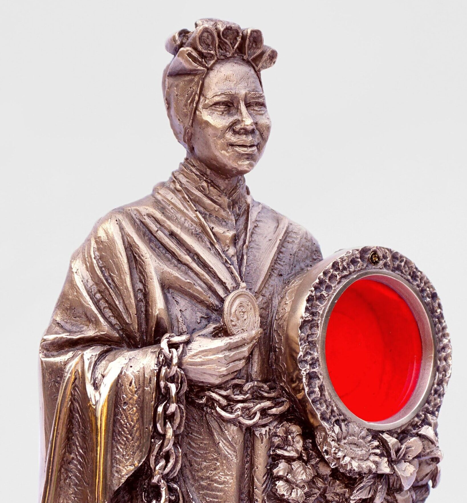 relikwiarz_sw.-Jozefina-Bakhita_zblizenie-scaled Józefina Bakhita relikwiarz zbliżenie