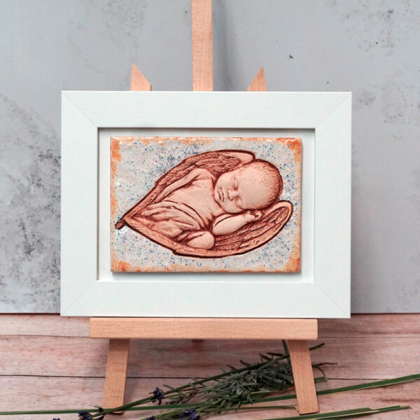 Anioł ceramiczny rękodzieło. Płaskorzeźba śpij mały aniołku