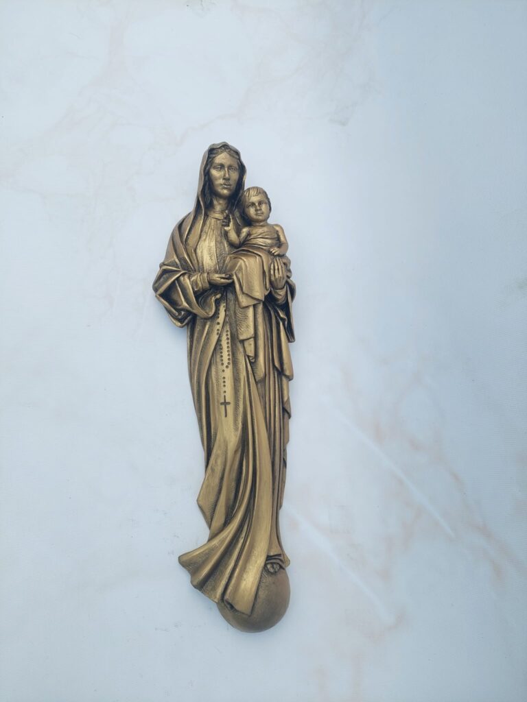 Matka Boska Różańcowa na cmentarz