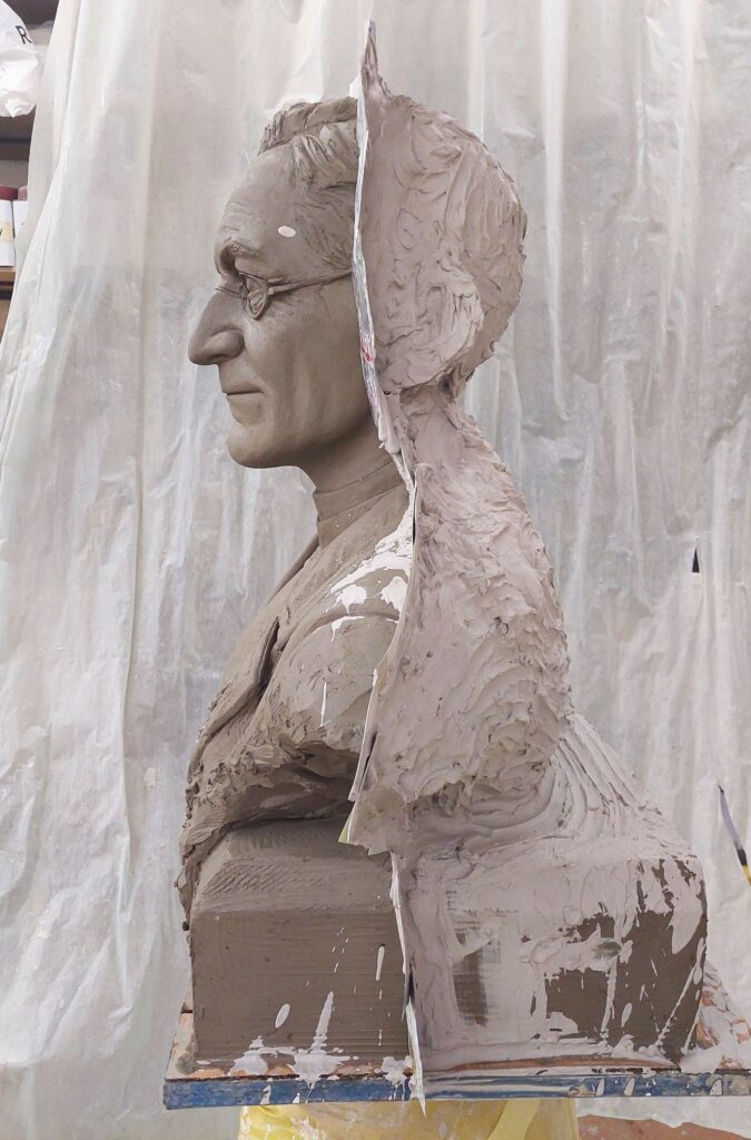 Ojciec Leon Dehon- praca nad rzeźbą odlewanie