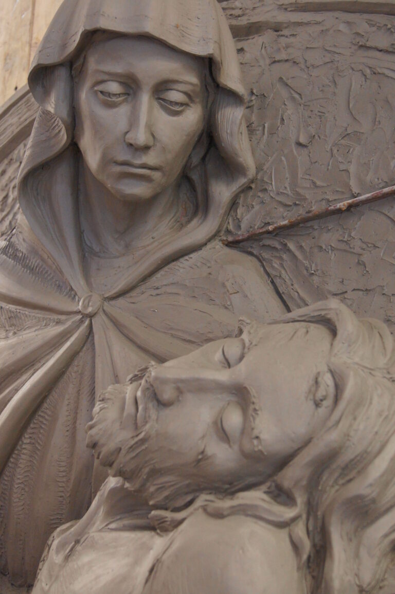 Pieta symbolika. Fragment powstającej rzeźby Pieta autorstwa Urszuli Szczepaniak